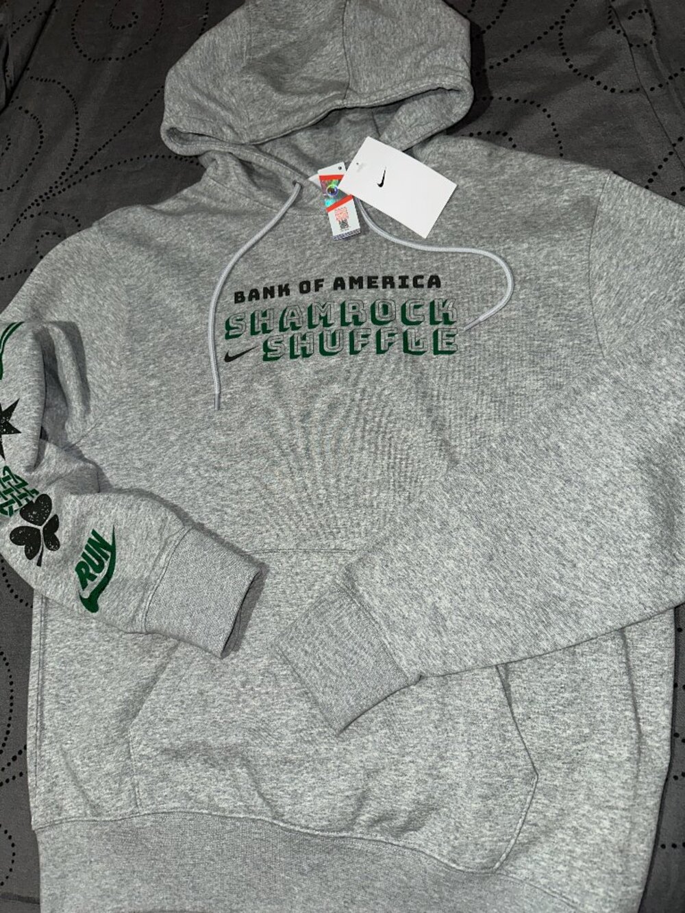 NIKE SHAMROCK SHUFFLE BANK OF AMERICA HEATHER GRAY HOODIE SIZE M MEN NWT $70.00